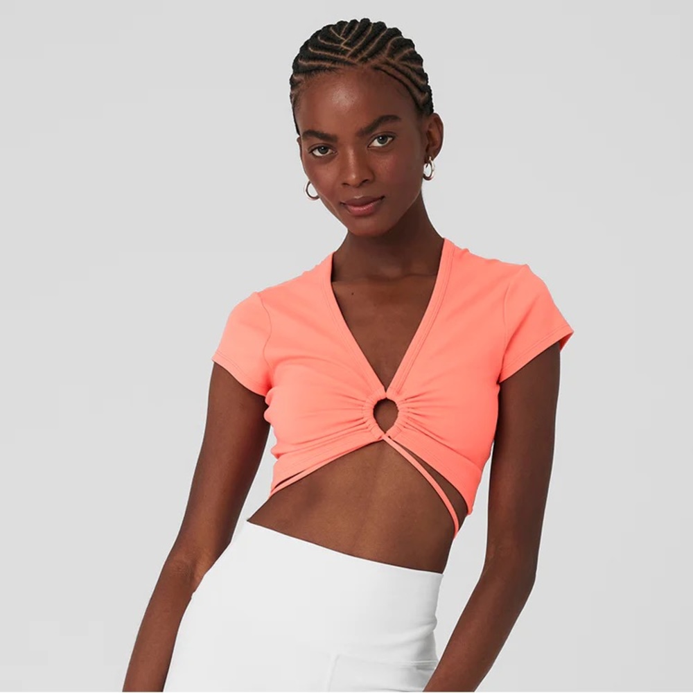 ALO-Airbrush Criss Cross Short Sleeve